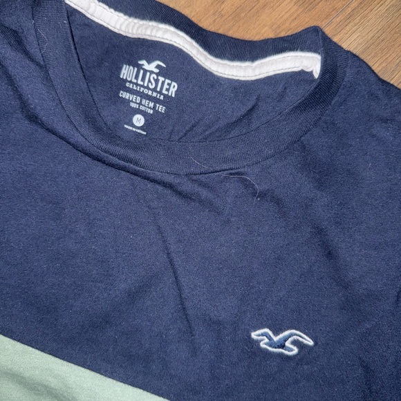 Hollister Men's T-Shirt - Navy, Green, and White - Picture 3 of 4